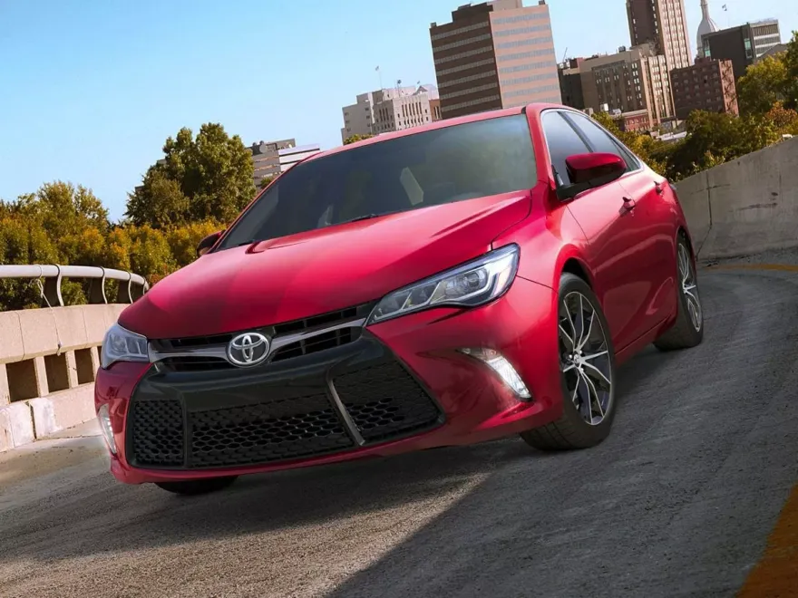 2015 Toyota Camry XLE photo 1