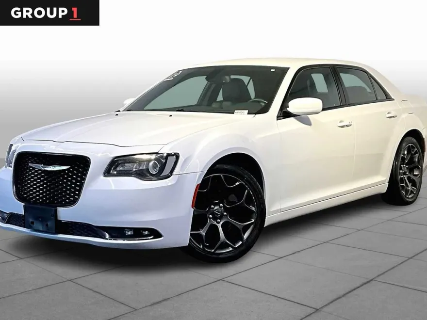 2019 Chrysler 300 S photo 1