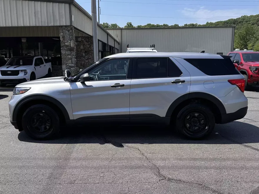 2024 Ford Explorer photo 1
