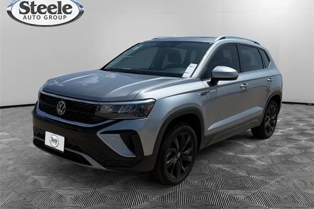 2024 Volkswagen Taos SE photo 1