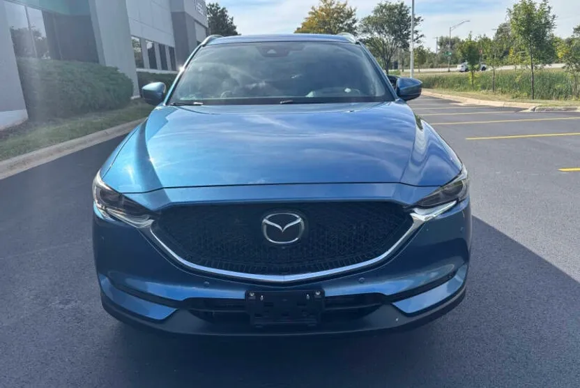 2019 Mazda CX-5 Signature photo 1