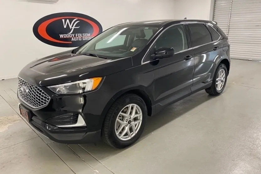 2023 Ford Edge SEL photo 1