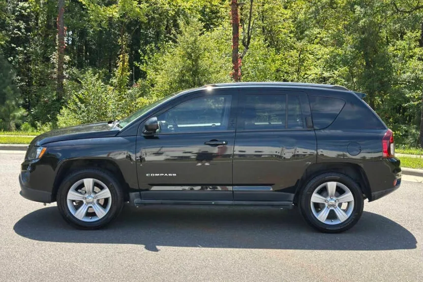 2015 Jeep Compass Sport photo 1