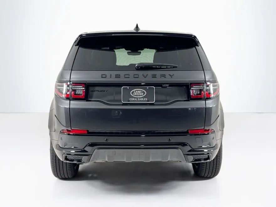 2024 Land Rover Discovery Sport SE photo 1