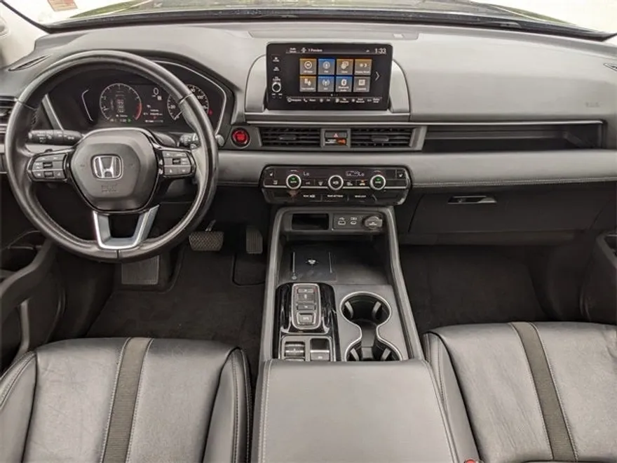 2023 Honda Pilot Touring photo 1