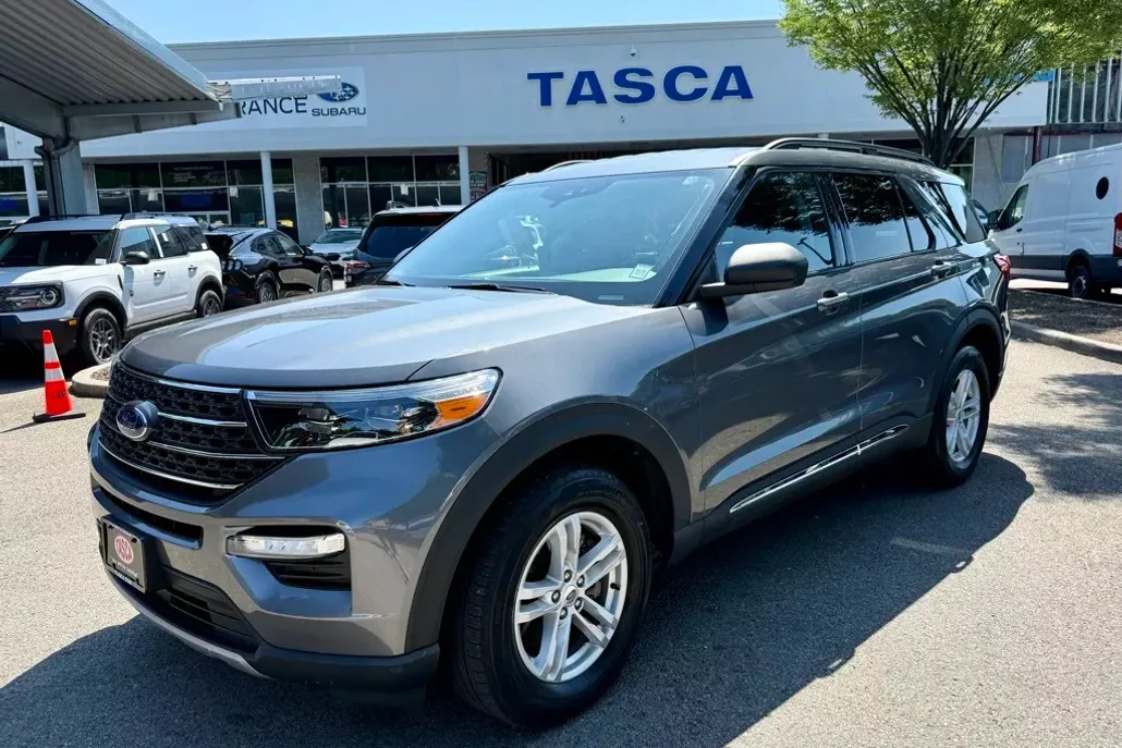 2022 Ford Explorer XLT photo 1