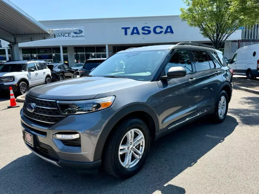 2022 Ford Explorer XLT photo 1