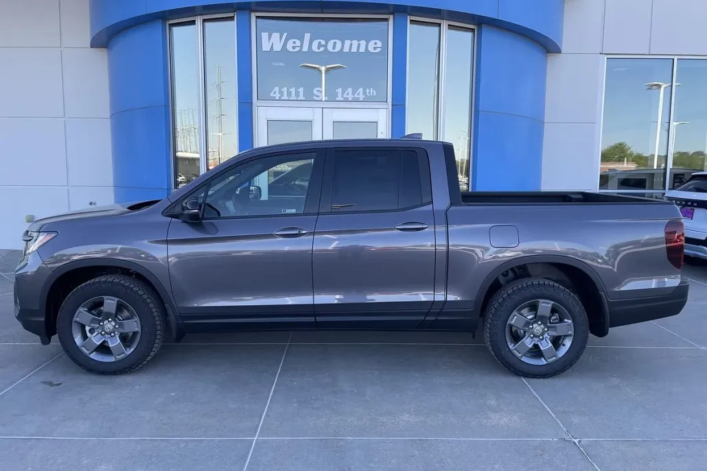 2025 Honda Ridgeline TrailSport photo 1