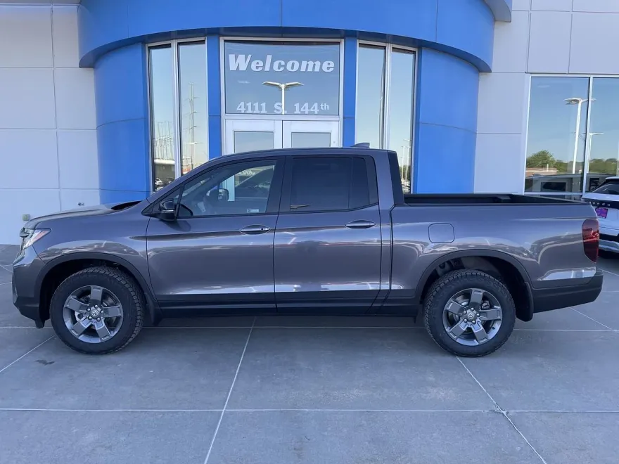 2025 Honda Ridgeline TrailSport photo 1