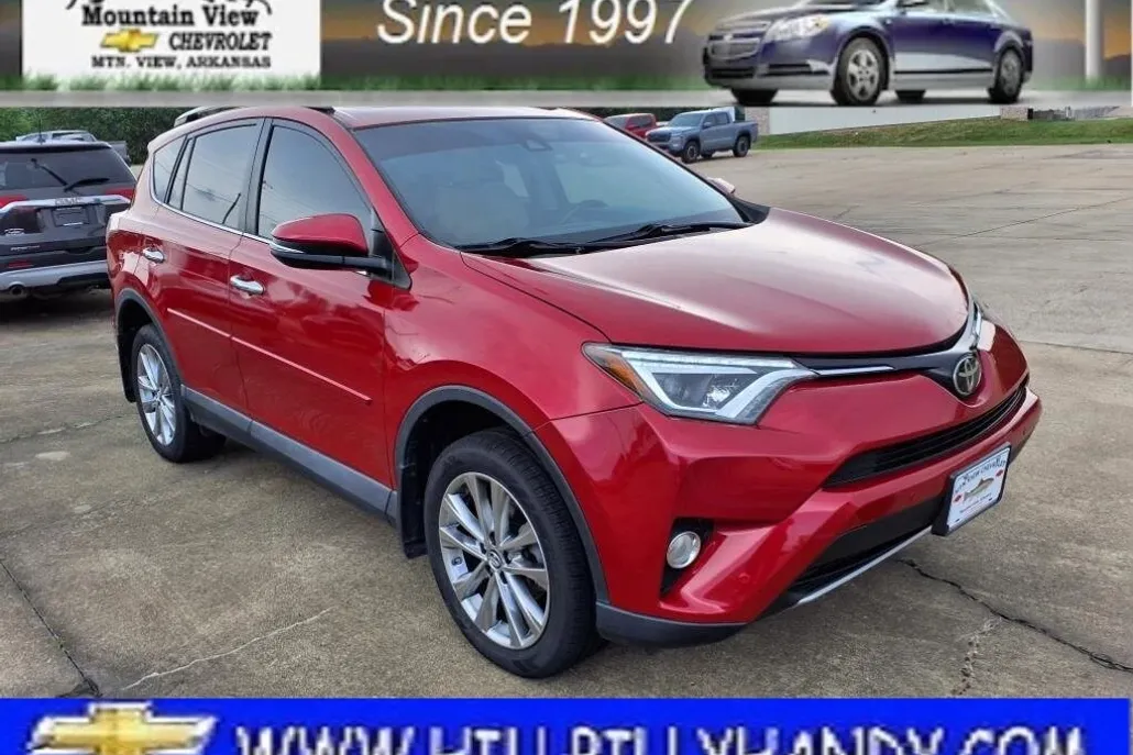 2017 Toyota RAV4 Limited photo 1