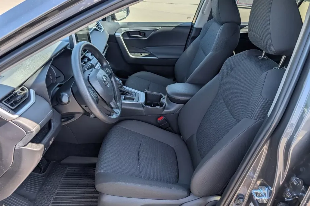 2025 Toyota RAV4 LE photo 1