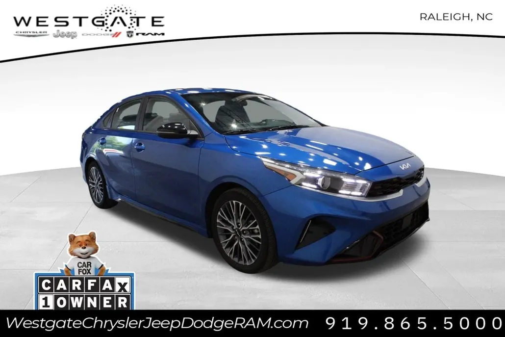 2022 Kia Forte GT-Line photo 1