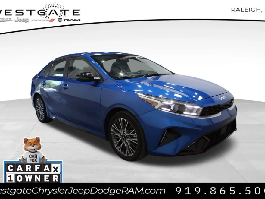 2022 Kia Forte GT-Line photo 1