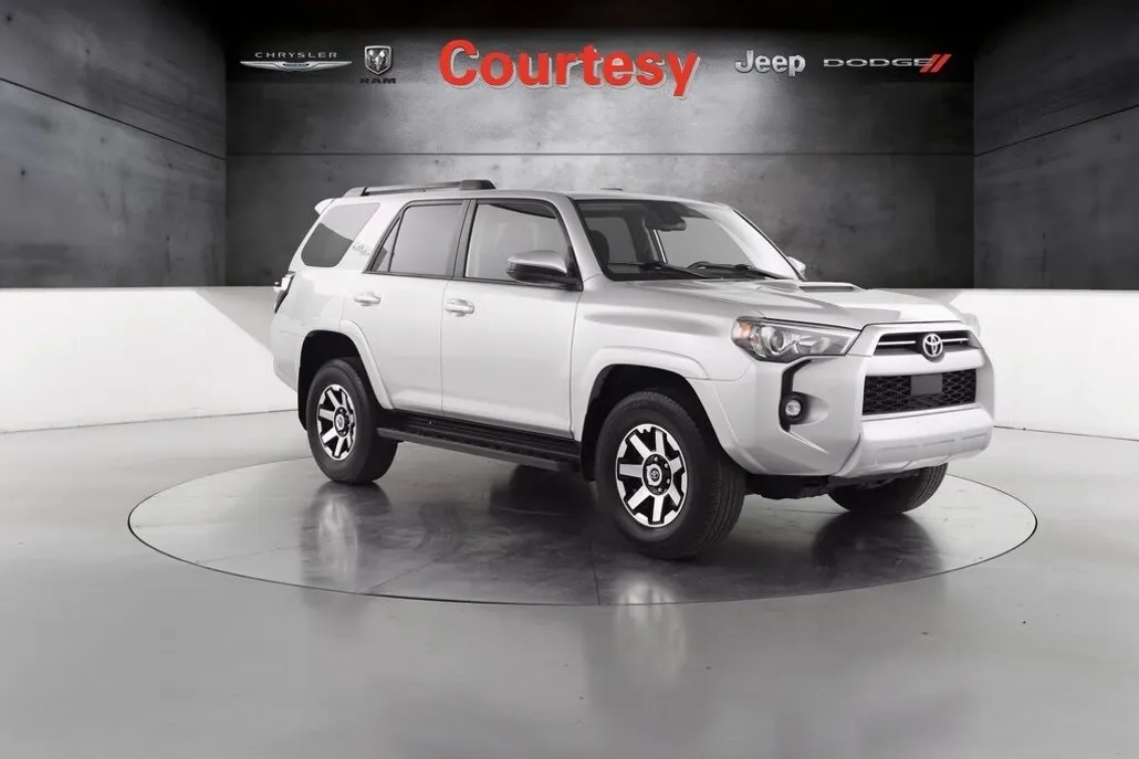 2023 Toyota 4Runner TRD Off-Road photo 1