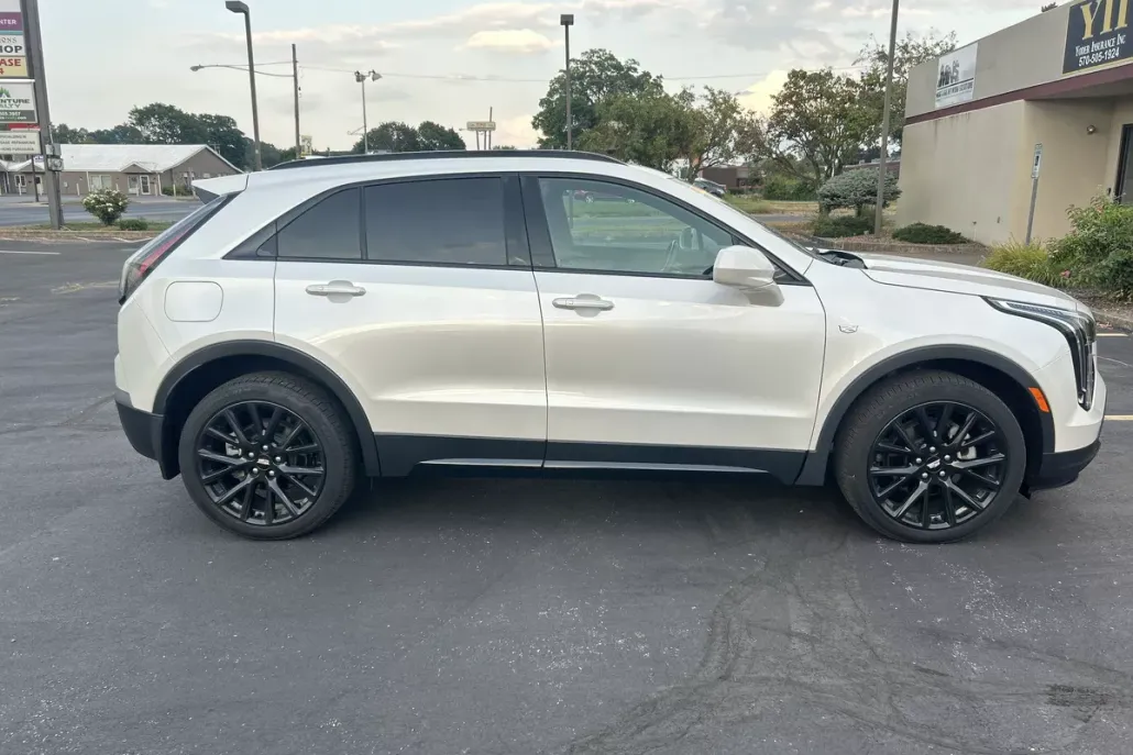 2019 Cadillac XT4 Sport photo 1