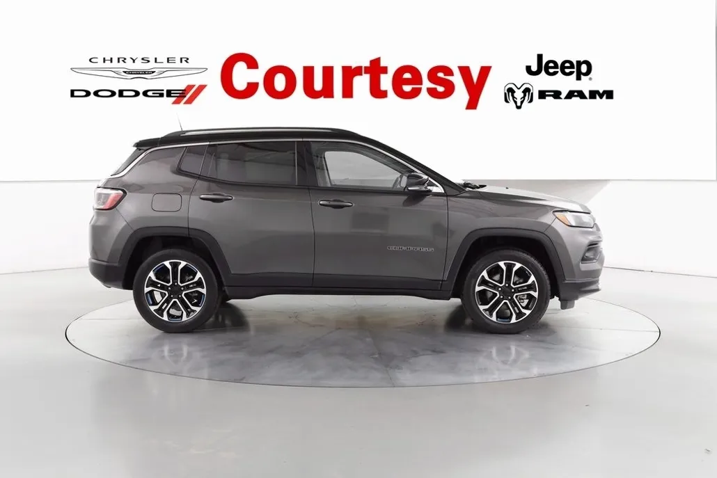 2022 Jeep Compass Limited photo 1