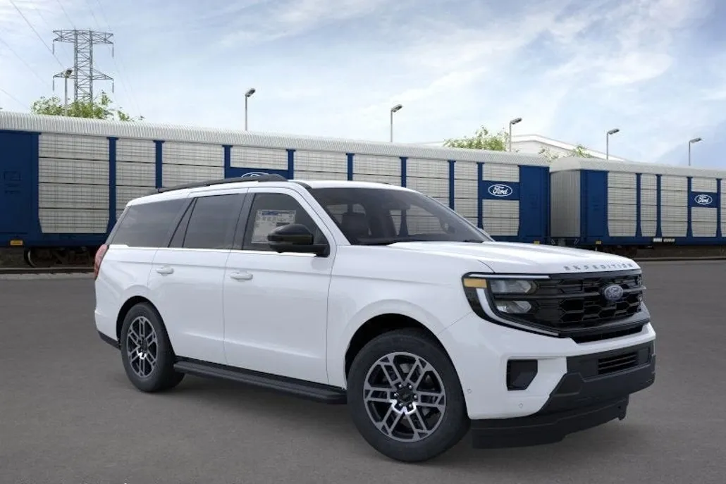 2025 Ford Expedition photo 1