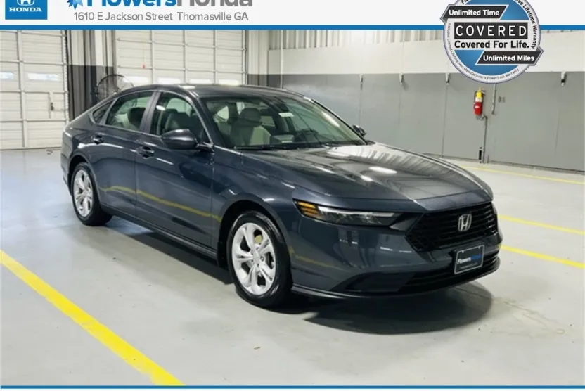 2025 Honda Accord LX photo 1