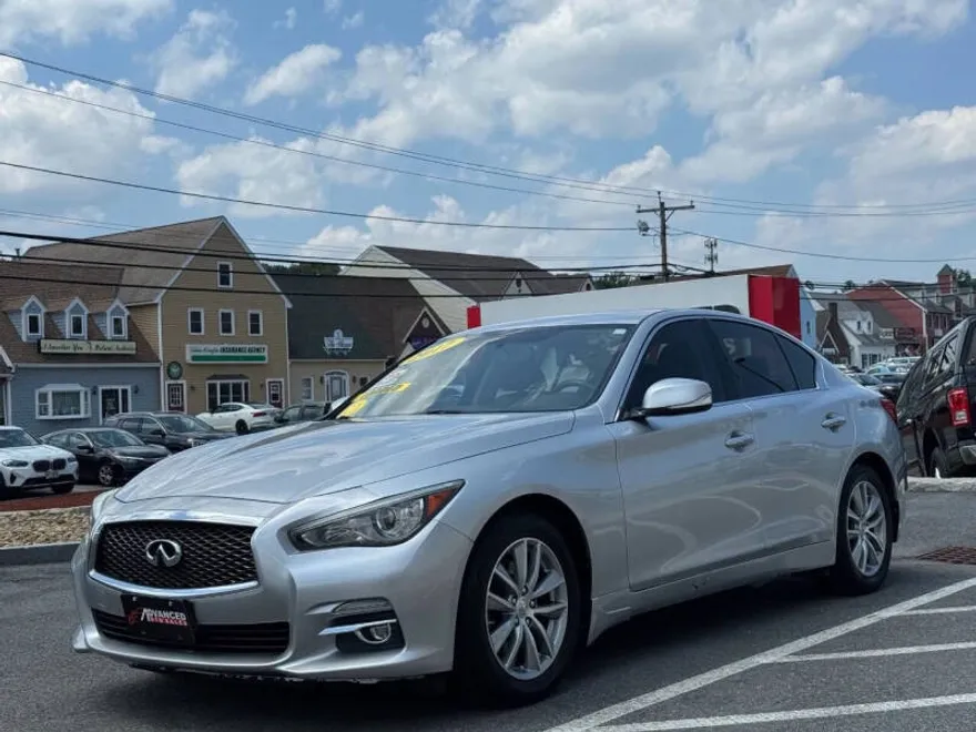 2017 Infiniti Q50 2.0t Premium photo 1