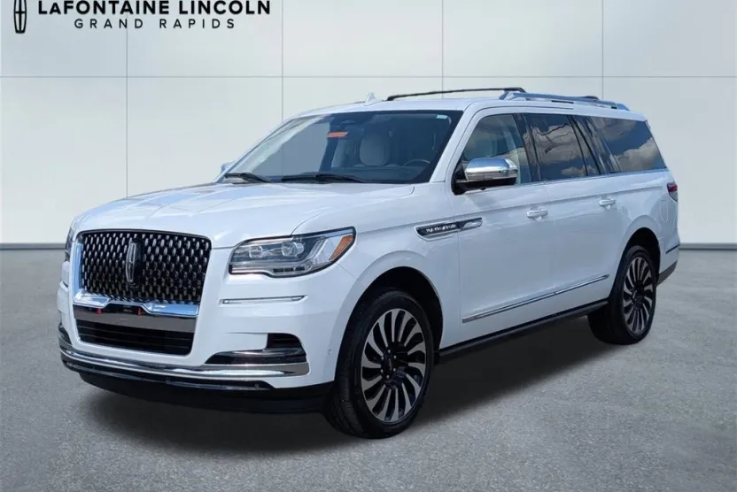 2023 Lincoln Navigator Black Label photo 1