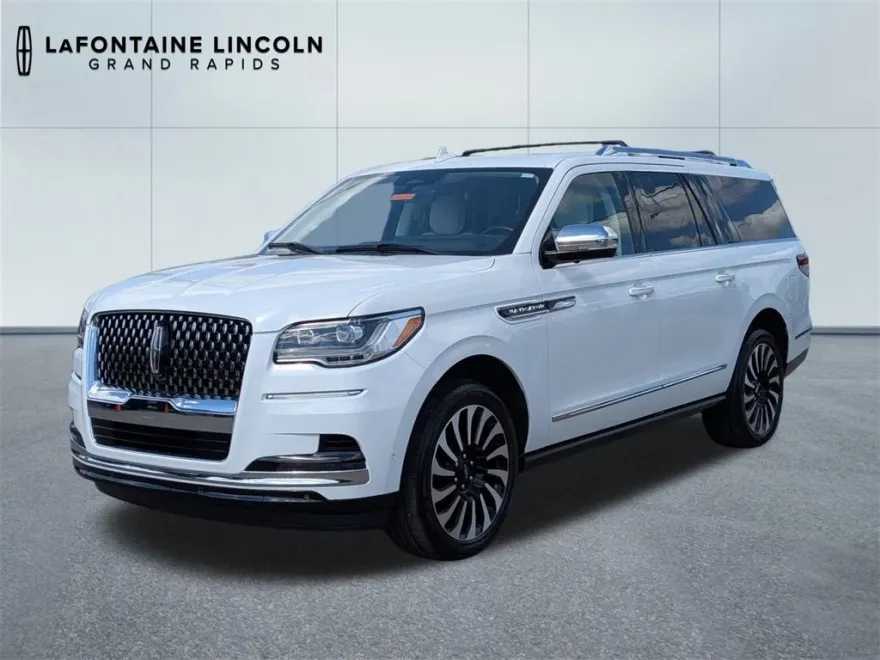 2023 Lincoln Navigator Black Label photo 1