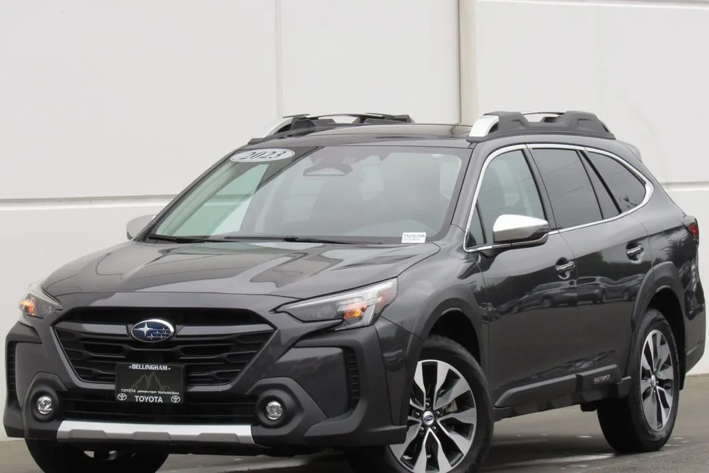 2023 Subaru Outback Touring XT photo 1