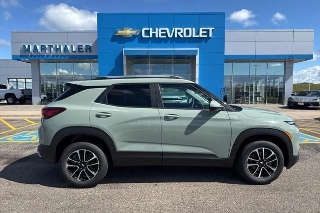 2026 Chevrolet Trailblazer LT photo 1