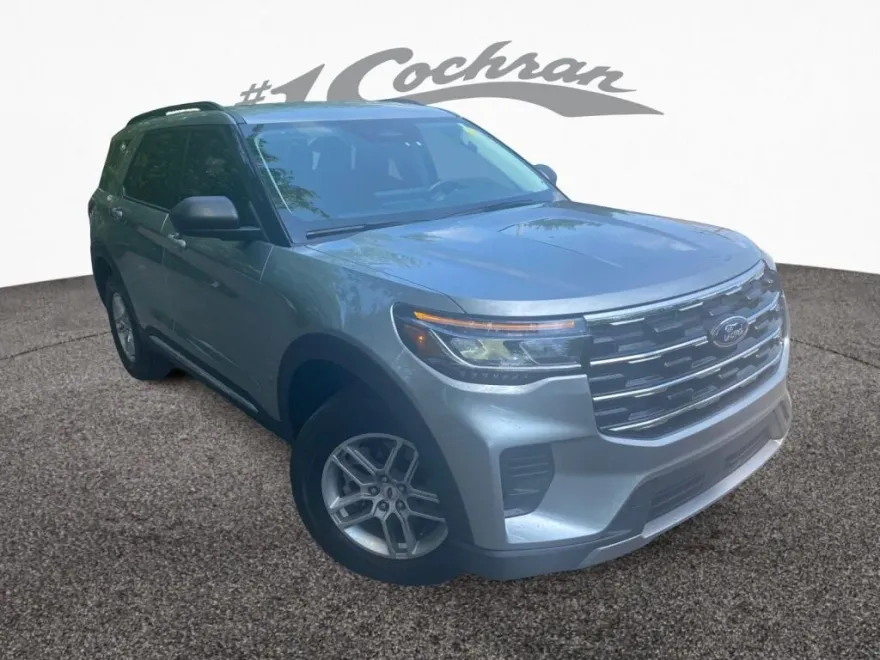 2025 Ford Explorer photo 1