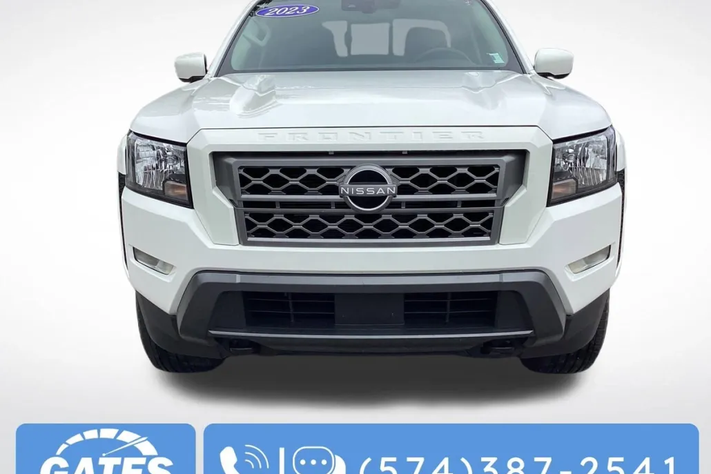 2023 Nissan Frontier SV photo 1