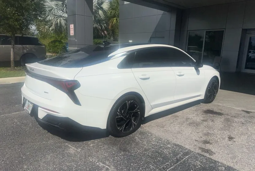 2025 Kia K5 GT-Line photo 1