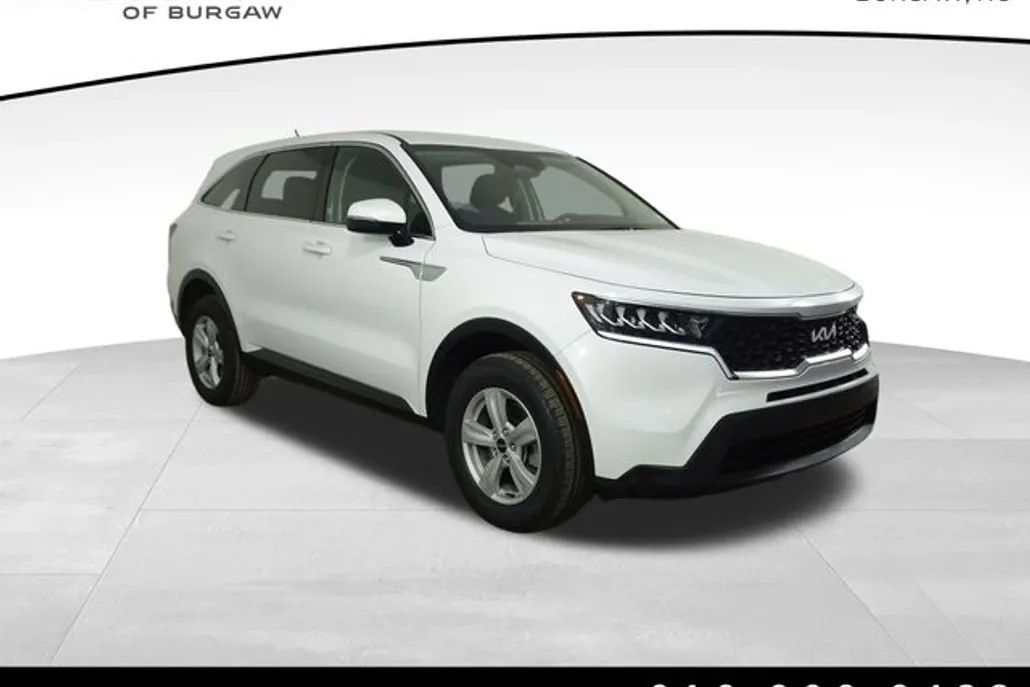 2022 Kia Sorento LX photo 1