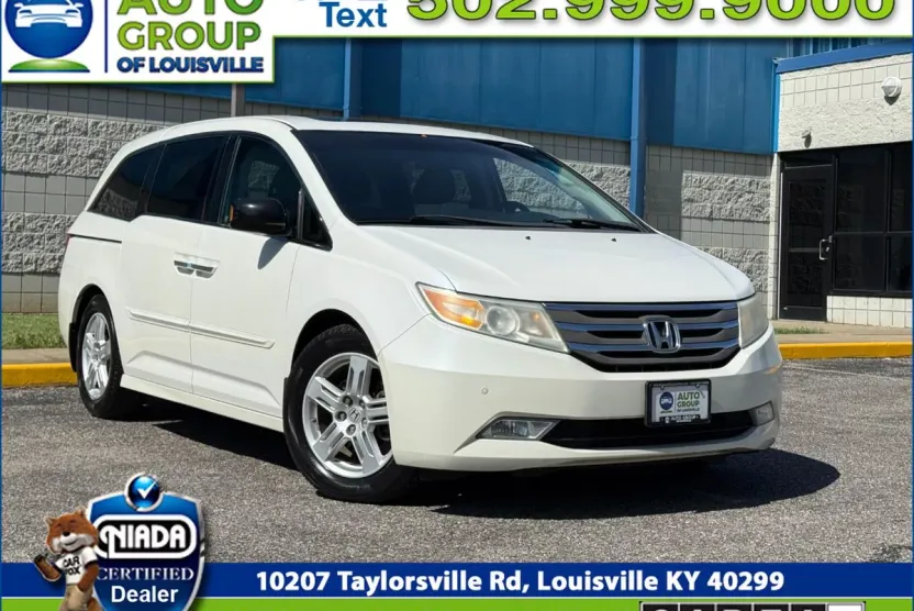 2012 Honda Odyssey Touring photo 1