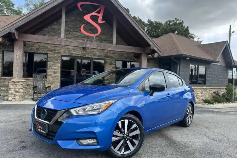 2021 Nissan Versa 1.6 SR photo 1