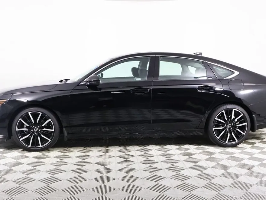 2024 Honda Accord Hybrid Touring photo 1