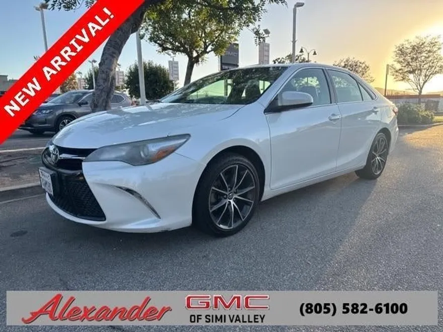 2017 Toyota Camry XLE photo 1