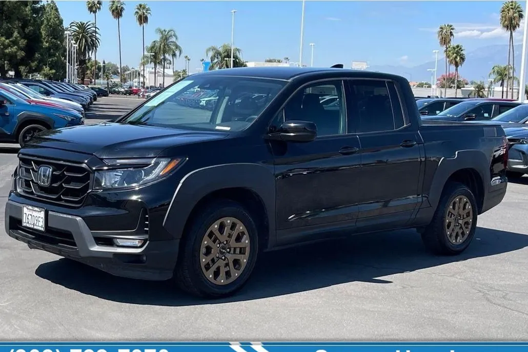 2021 Honda Ridgeline Sport photo 1