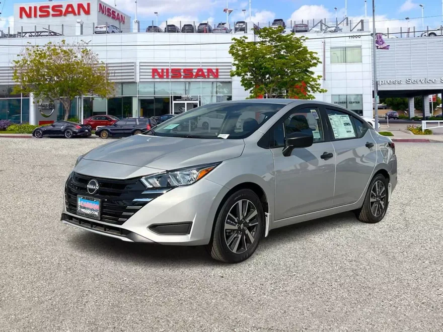 2025 Nissan Versa 1.6 S photo 1