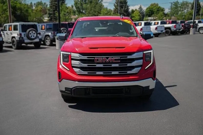 2022 Gmc Sierra 1500 SLE photo 1