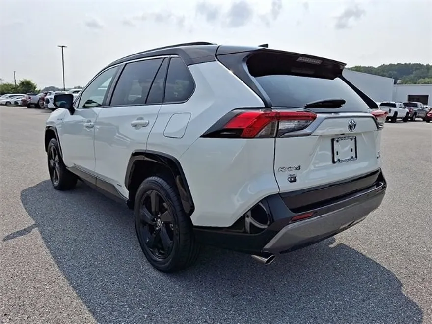 2021 Toyota RAV4 Hybrid XSE photo 1
