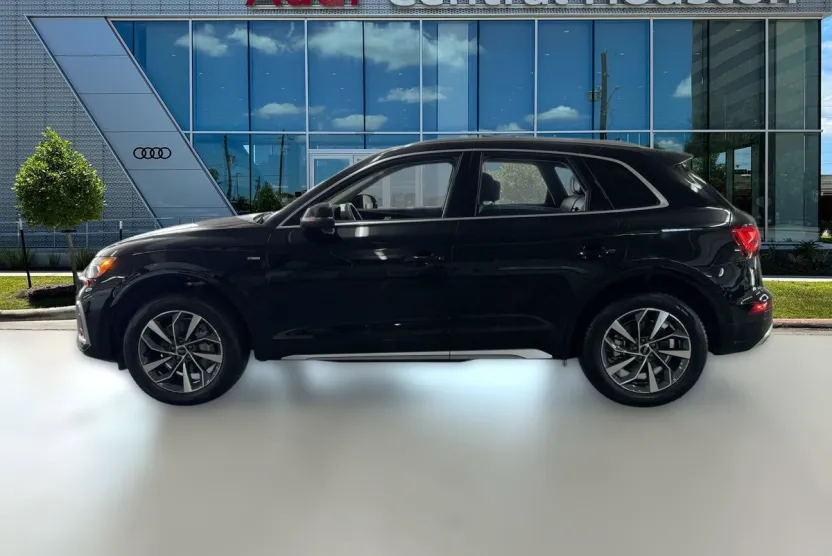 2023 Audi Q5 S line Premium Plus photo 1