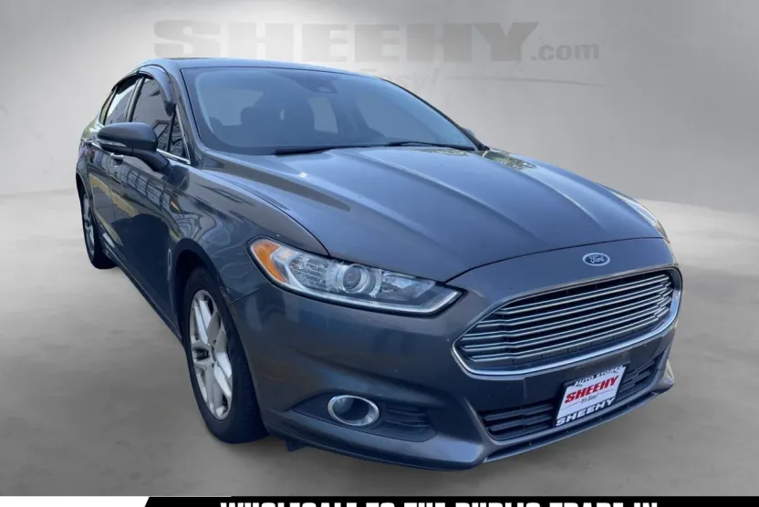 2015 Ford Fusion SE photo 1