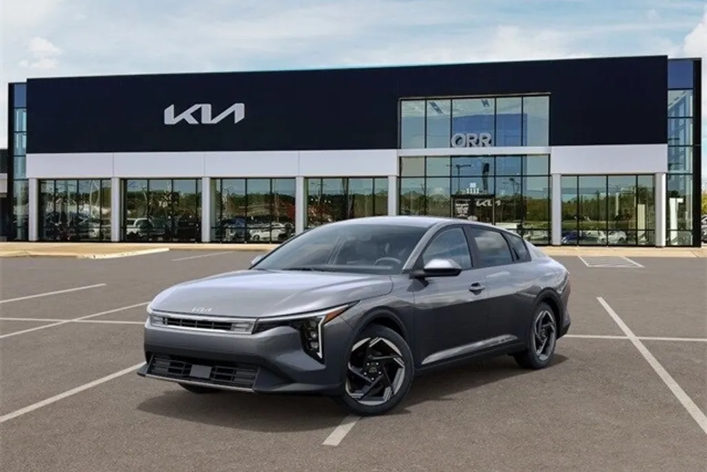 2025 Kia K4 EX photo 1