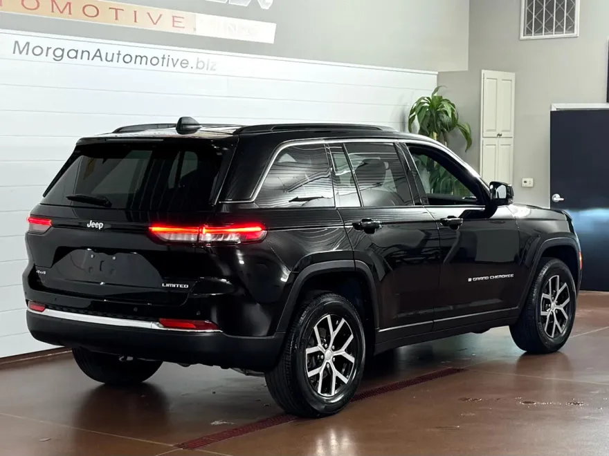 2024 Jeep Grand Cherokee Limited photo 1