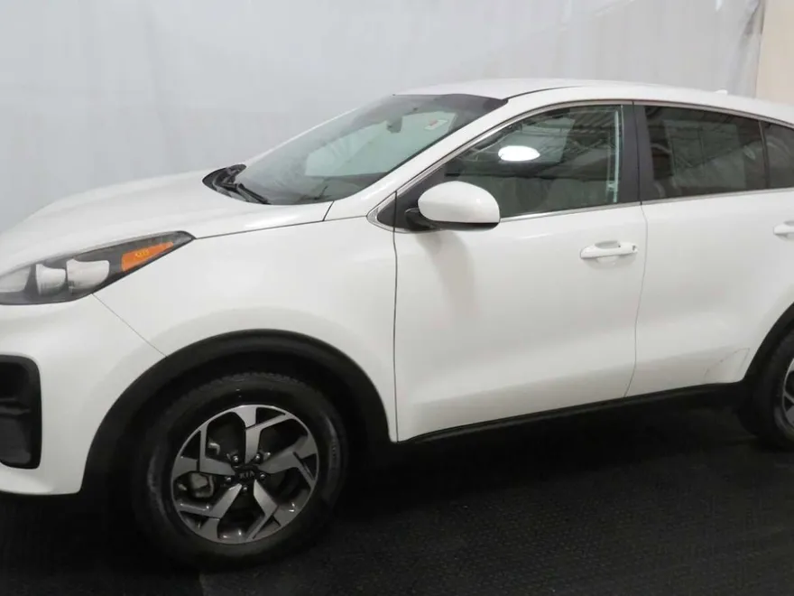 2020 Kia Sportage LX photo 1