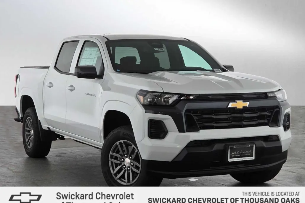 2025 Chevrolet Colorado Work Truck LT photo 1