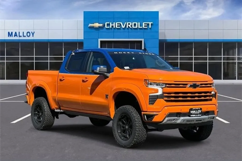 2024 Chevrolet Silverado 1500 RST photo 1