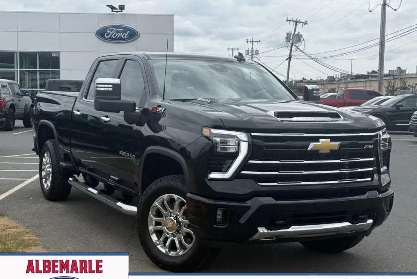 2025 Chevrolet Silverado 2500HD LT photo 1