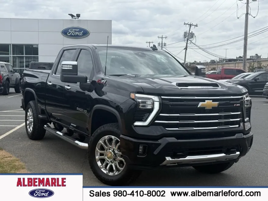2025 Chevrolet Silverado 2500HD LT photo 1