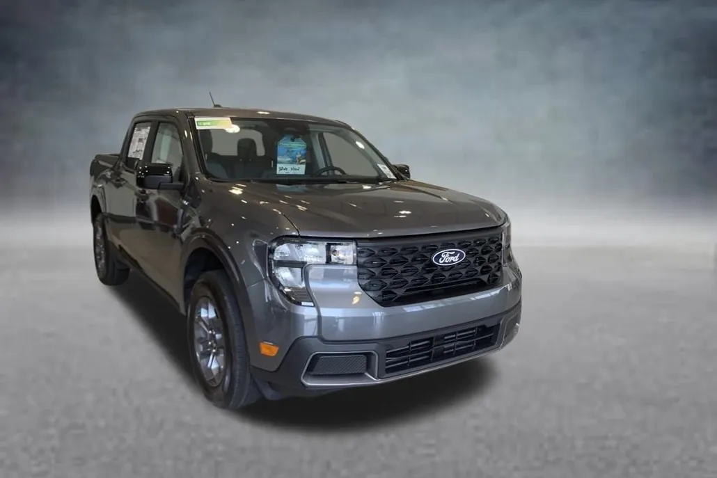 2025 Ford Maverick XLT photo 1