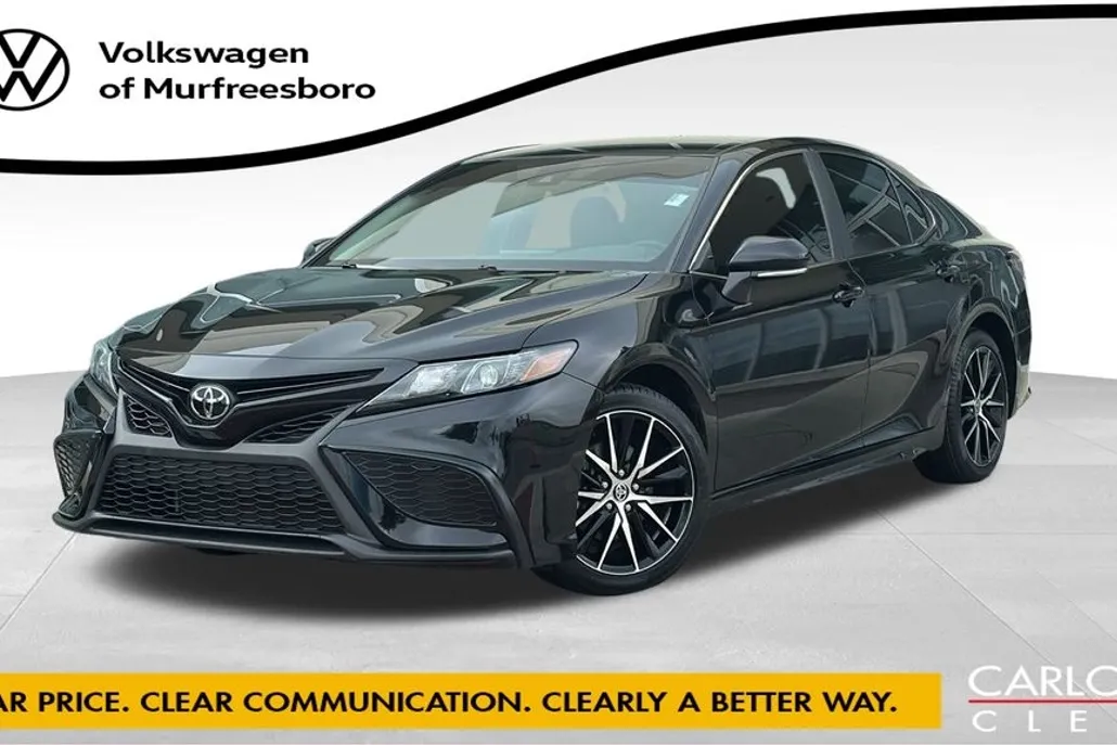 2024 Toyota Camry SE photo 1